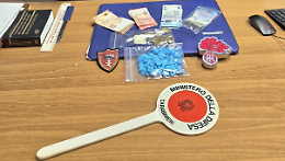 Sorpreso con la cocaina e soldi in contanti: arrestato un giovane albanese
