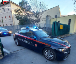 Tenta di truffare un'anziana, i carabinieri lo colgono in flagrante e lo arrestano
