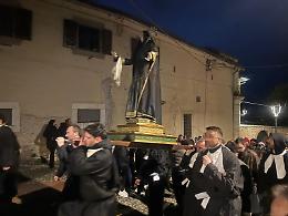 Prima dell'alba la processione del Venerd&igrave; Santo