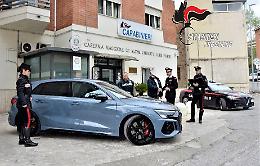 Acquista un'auto con un assegno e documenti falsi: nei guai un campano