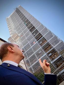 L&rsquo;ironia e la svolta  social del sindaco