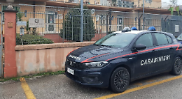 Non si ferma all'alt e investe un carabiniere