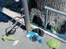 Rifiuti abbandonati ovunque: il covid-19 non ferma la mano degli incivili