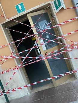 Stazione devastata: in fiamme il dormitorio di “fortuna” di alcuni senzatetto