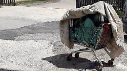 Cadavere nel carrello della spesa: si continua a scavare nell'ambiente della droga