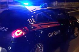 Armato di coltello, crea il panico in un bar: bloccato poco dopo dai carabinieri