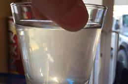Maltempo, l'acqua diventa torbida e non potabile: scatta il divieto di utilizzarla