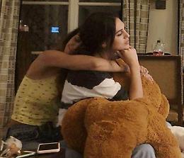 Cecilia in soccorso di Belen dopo l'addio di Stefano: abbraccio per scaldare i cuori