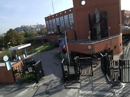 Va in questura per una denuncia ma viene arrestato. Era ricercato