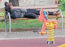 Quartiere Scalo, viaggio nella terra di nessuno: spaccio e degrado ai giardinetti