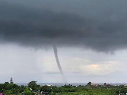 Sperlonga, tromba marina sul litorale: paura tra i bagnanti e tante segnalazioni