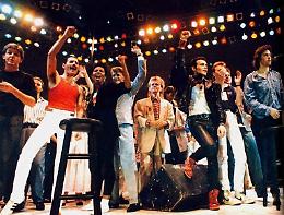 Live Aid: le leggendarie sedici ore che cambiarono la musica