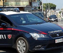 Rubano la scheda carburante e fanno il pieno di benzina: coppia denunciata