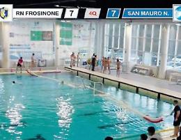 Rissa a bordo piscina: giocatori denunciati dalla polizia