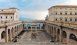 Giochetti di palazzo: l'identità cancellata dai soliti autolesionisti