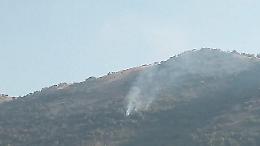 Porciano assediata dalle fiamme: in fumo bosco e bassa vegetazione