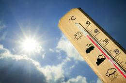 Il caldo africano non molla: anche oggi bollino rosso, altra giornata di passione