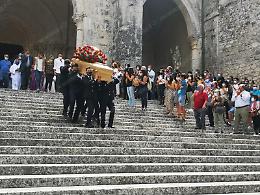 Funerali Fabrizio Cibba: commozione e dolore tra parenti e amici