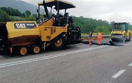 Asfalto nuovo solo a pezzi sulla superstrada: tutti in attesa di una firma