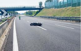 Tragico incidente sull'A1: muoiono nonno e nipote di 12 anni