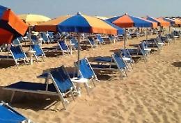 Torna dalla Sardegna positiva al Covid: sgomberato noto lido di Terracina