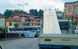 Uno svincolo da incubo: al Giglio disagi alla circolazione e mezzi pesanti bloccati