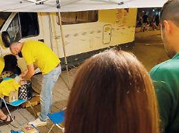Movida violenta: “Maglie gialle" in piazza. Distribuiti preservativi e alcol test