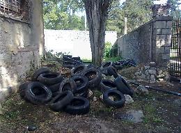 Alatri, bonifica di pneumatici al campo "Le Fraschette"