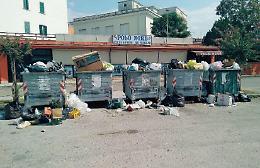 Pontecorvo, l'inciviltà: lanciano immondizia anche vicino alle scuole