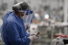Coronavirus, si va verso la stretta. Tra le ipotesi stop al calcetto e alle feste private