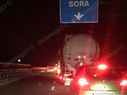 Camion perde il carico di legna: disagi e caos sulla superstrada Sora-Ferentino