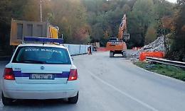 Frana sulla Vandra, transito permesso solo ai residenti: si passa solo scortati