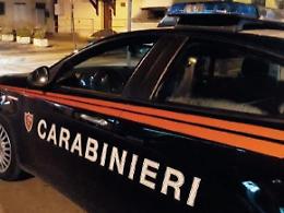 Incurante del coprifuoco, guida a zig zag sulla Casilina: in auto nascondeva crack