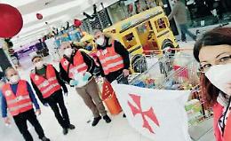 Covid e povertà: volontari in azione per aiutare chi ha bisogno