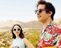 Per ridere e pensare: su Prime Video arriva l'atipica comedy 'Palm Springs'