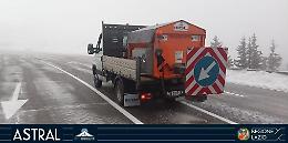 Neve e ghiaccio: spazzaneve e spargisale in azione. Astral: massima prudenza