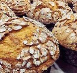 Storico forno dona pane alle famiglie in difficoltà: la solidarietà ai tempi del Covid