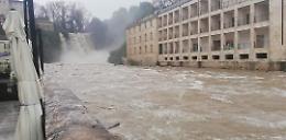 Maltempo, territorio in ginocchio. Case allagate e auto sommerse dall'acqua
