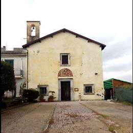 Assembramento in chiesa e intervento dei carabinieri: il prete chiede scusa