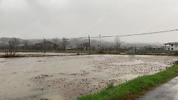 Maltempo, fiumi in piena e danni. Nel Sorano ci si prepara per l'esondazione