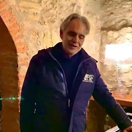 Un videomessaggio per la città. Gli auguri speciali da Bocelli