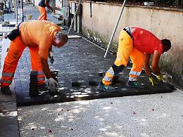 Frosinone, un sampietrino Saxa Gres per risolvere un problema del capoluogo