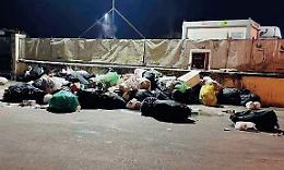 Incivili scatenati anche in 'zona rossa': davanti all'ecocentro spunta una discarica