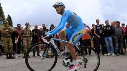 “Salutando l'anno nuovo”, ecco l'iniziativa social con il ciclista Valerio Agnoli