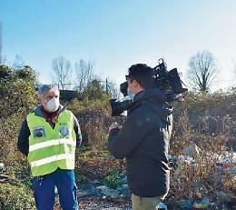 Cassino, rifiuti bruciati: nella citt&agrave; martire tornano le telecamere della Rai