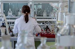 Covid, via alle vaccinazioni per i farmacisti. Mastrangeli: una scelta di altruismo