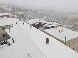 Pioggia e neve: tre paesi nella morsa del maltempo. Disagi per i residenti