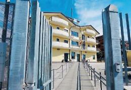 Straniero truffato da un pensionato: l'anziano prende i soldi e non lo aiuta