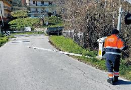Maltempo, il vento mette in ginocchio la città: prosegue la conta dei danni