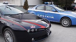 Oltre un chilo di droga in casa: arrestati mamma e figlio pusher